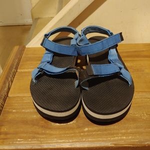 Size 10 Teva platform sandals